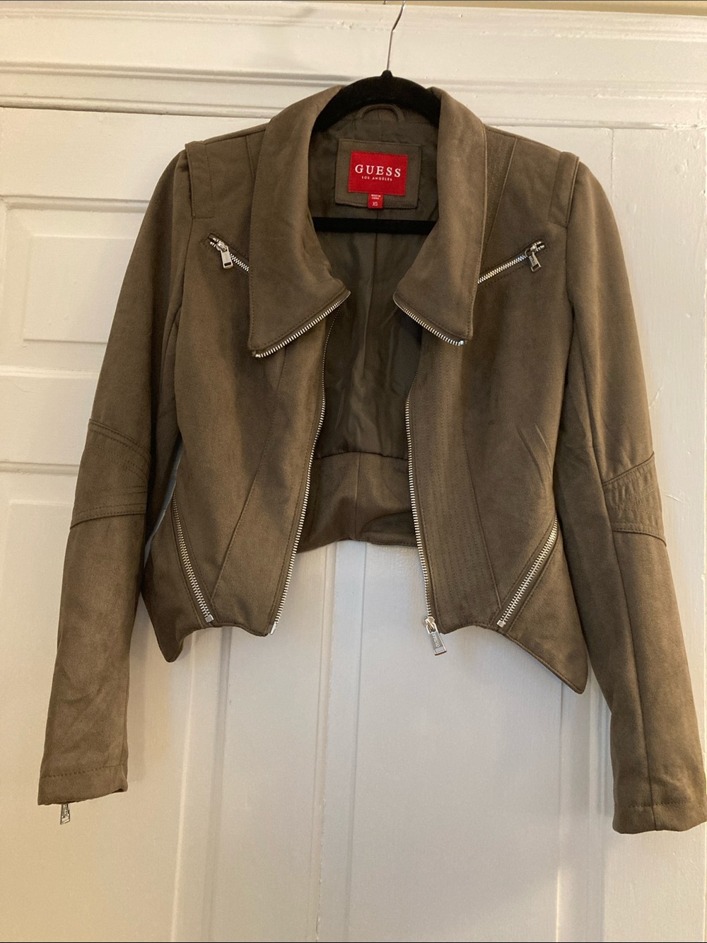NWOT GUESS Taupe Suede Cropped Moto Jacket
Size:XS